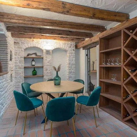 Villa Santa Maria Domenica For Up To 12 Persons *