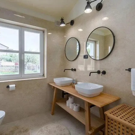 Villa Santa Maria Domenica For Up To 12 Persons *