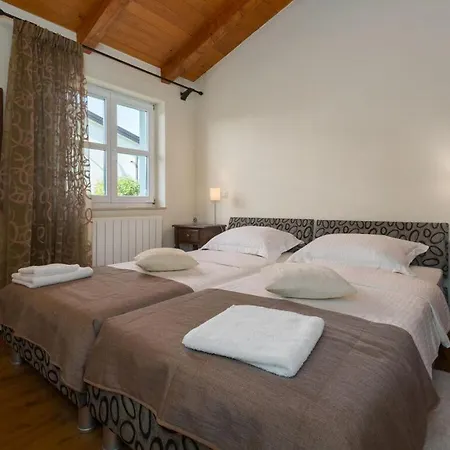 Santa Maria Domenica For Up To 12 Persons * Kaštelir