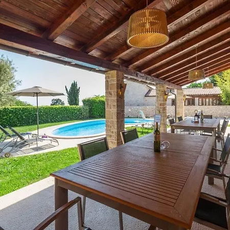 Villa Santa Maria Domenica For Up To 12 Persons