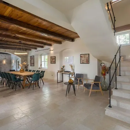 Santa Maria Domenica For Up To 12 Persons
