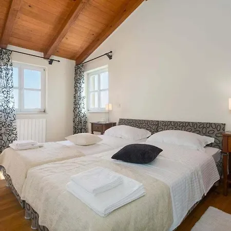 Villa Santa Maria Domenica For Up To 12 Persons *