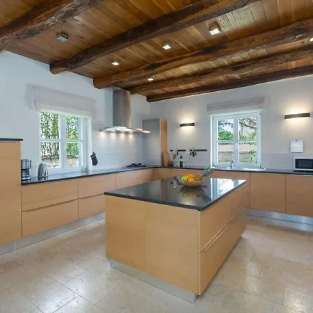 Santa Maria Domenica For Up To 12 Persons Villa