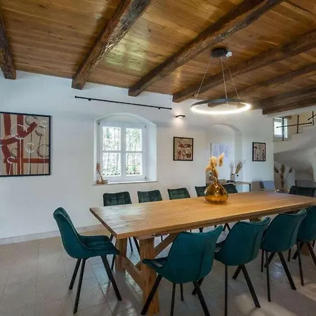Santa Maria Domenica For Up To 12 Persons *