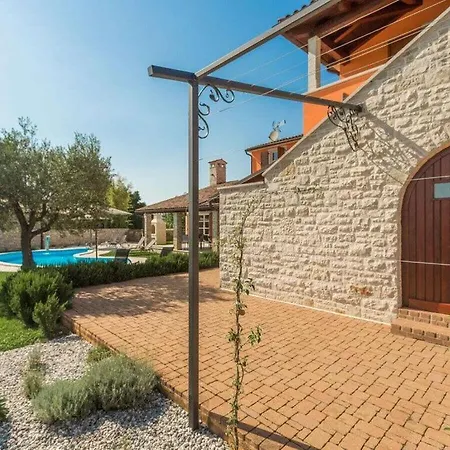 Villa Santa Maria Domenica For Up To 12 Persons *